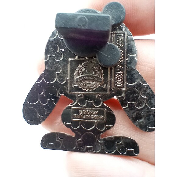 2013 Authentic Disney Pin  Oswald the Lucky Rabbit  Cuties N556-6633-4-13260 - Picture 2 of 3